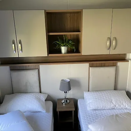 6 Berth Comfy Homely Caravan, Dog Friendly Belton with Browston Exterior photo