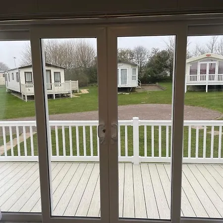 6 Berth Comfy Homely Caravan, Dog Friendly Belton with Browston Exterior photo