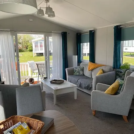 6 Berth Comfy Homely Caravan, Dog Friendly Belton with Browston Exterior photo