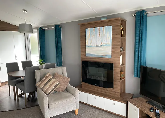 6 Berth Comfy Homely Caravan, Dog Friendly