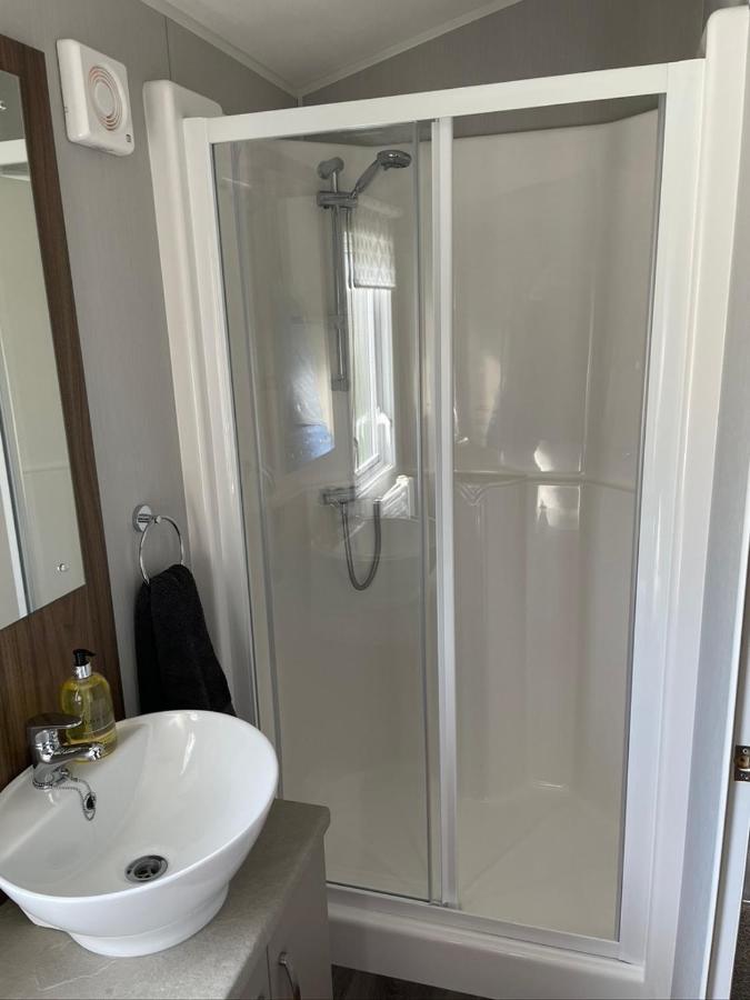 Campsite 6 Berth Comfy Homely Caravan, Dog Friendly *