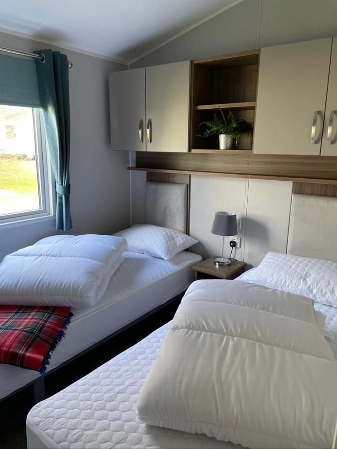 Campsite 6 Berth Comfy Homely Caravan, Dog Friendly